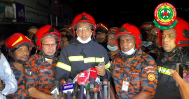 টঙ্গীর আগুন নিয়ন্ত্রণে, দগ্ধ ৪ ফায়ার ফাইটার বার্ন ইনস্টিটিউটে ভর্তি