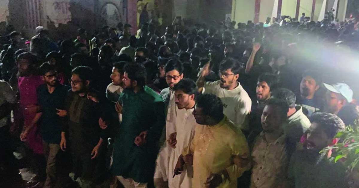 রাকসু নির্বাচনের তারিখ পেছানোর প্রতিবাদে ছাত্রশিবিরের বিক্ষোভ