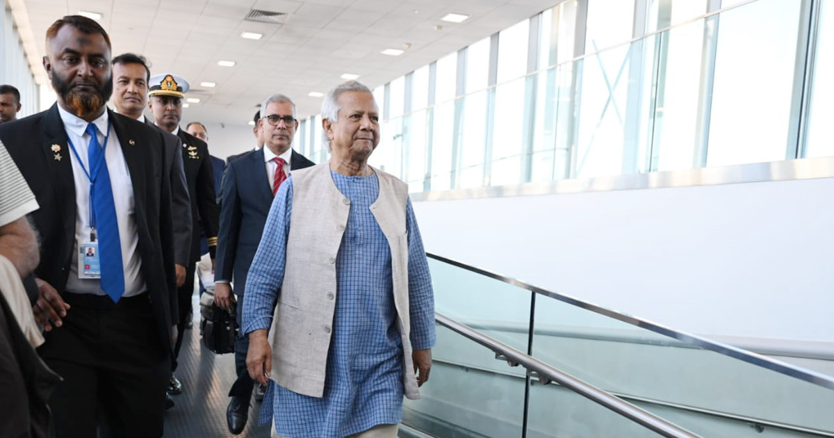জাতিসংঘের অধিবেশনে যোগ দিতে নিউইয়র্ক পৌঁছেছেন প্রধান উপদেষ্টা