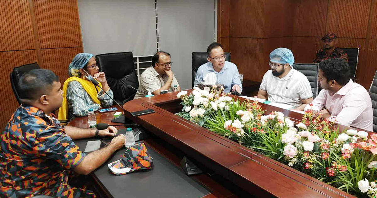 দগ্ধদের চিকিৎসায় সিঙ্গাপুরের বিশেষজ্ঞ চিকিৎসক ঢাকায়