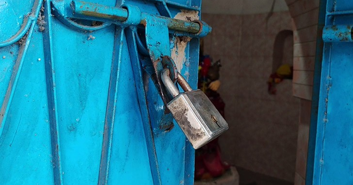 ঝিনাইদহে সিদ্ধেশ্বরী মন্দিরে তালা ভেঙে চুরি