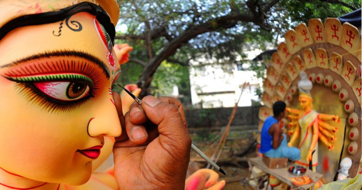 শারদীয় দুর্গোৎসব ঘিরে চলছে শেষ মুহূর্তের প্রস্তুতি