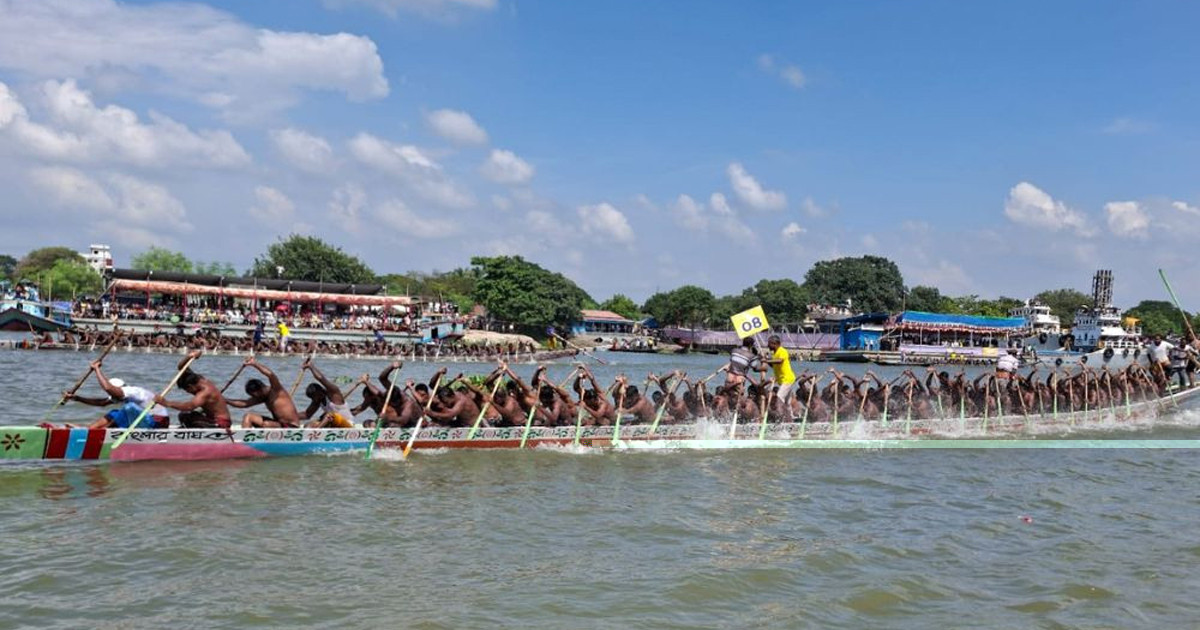 বড়াল নদীতে ৪৬তম জাতীয় নৌকা বাইচ প্রতিযোগিতা অনুষ্ঠিত