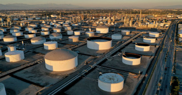 উৎপাদন বাড়ার আভাসেই বিশ্ববাজারে কমলো তেলের দাম