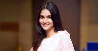 পাসপোর্টে সৃজিতের নাম আছে কি না জানালেন মিথিলা