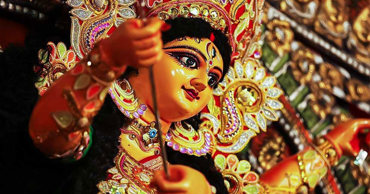 মহানবমী আজ, বেজে উঠেছে দেবীর বিদায়ের ঘণ্টা