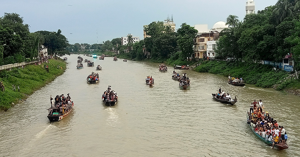 নওগাঁয় প্রতিমা বিসর্জনের সময় নদীতে পড়ে কিশোর নিখোঁজ