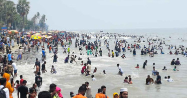 বৈরী আবহাওয়ায় সমুদ্রপাড়ে আটকা পর্যটকরা, ছুটির আমেজে ছন্দপতন