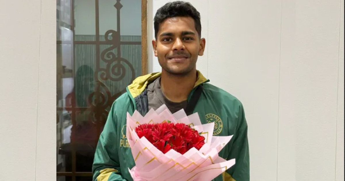 ঢাকায় নেমেই শমিত বললেন, ‘হংকংয়ের বিপক্ষে দুই ম্যাচেই জিততে পারি’