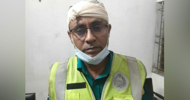 চাকা ফুটো করায় ট্রাফিক পুলিশের মাথা ফাটালেন অটোচালক