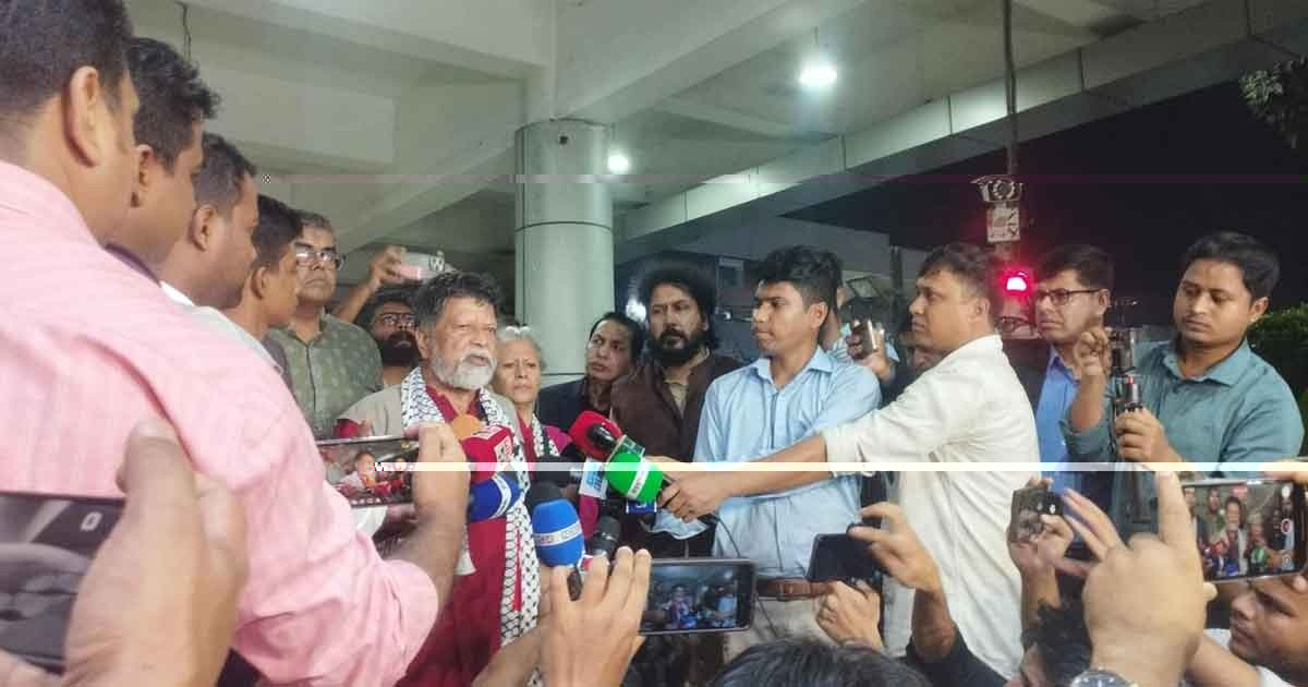 দেশে ফিরেছেন আলোকচিত্রী শহিদুল আলম