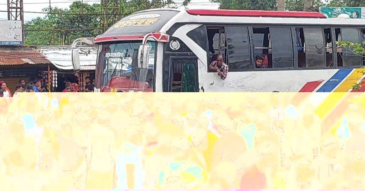 জুলাইযোদ্ধাকে লাঞ্ছিত করার অভিযোগে ঢাকা-ময়মনসিংহ রুটে বাস চলাচল বন্ধ