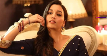 নতুন সিনেমা নিয়ে মুখ খুললেন ‘কেজিএফ’ অভিনেত্রী