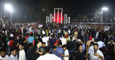 শহীদ মিনারেই রাত কাটাবেন শিক্ষকরা, কাল থেকে অনির্দিষ্টকালের কর্মবিরতি