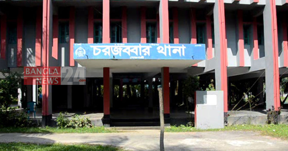 দিনে-দুপুরে রাস্তায় যুবককে গলাকেটে হত্যা