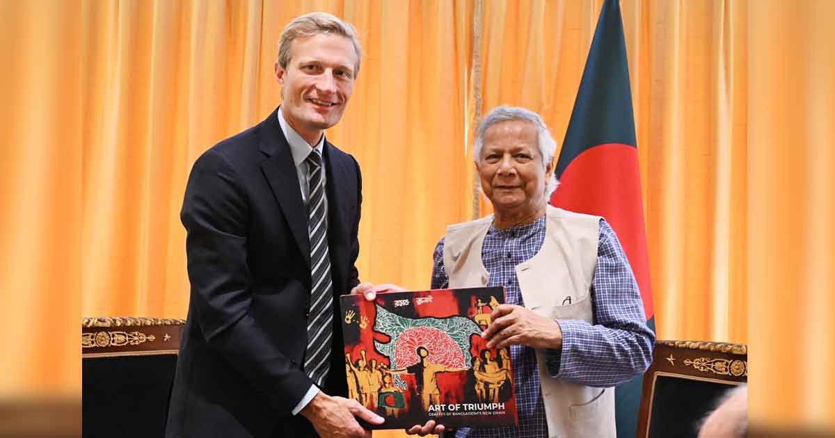 রোহিঙ্গা সংকট ও স্কুল ফিডিং কর্মসূচি নিয়ে প্রধান উপদেষ্টার সঙ্গে ডব্লিউএফপি প্রধানের বৈঠক