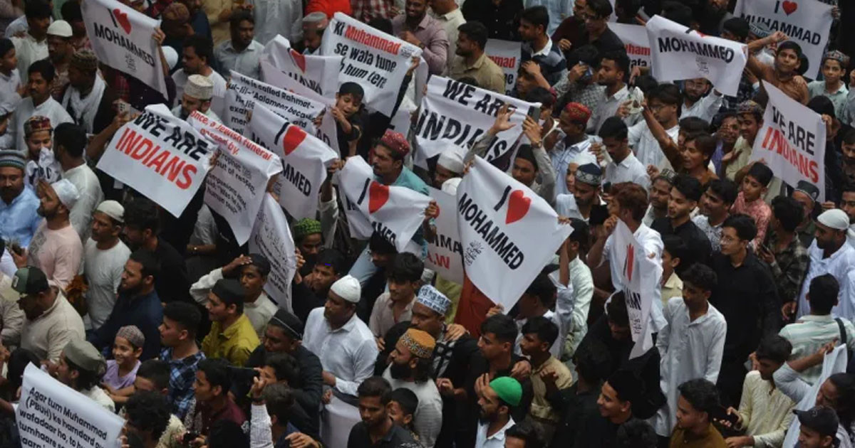 কেন ‘আই লাভ মুহাম্মদ’ বলা মুসলমানদের ওপর দমন-পীড়ন চালাচ্ছে ভারত