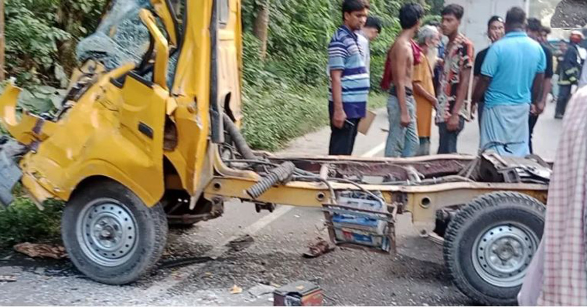 টাঙ্গাইলে ভ্যান-মাহিন্দ্রা-পিকআপের সংঘর্ষে ঝরল ৪ প্রাণ