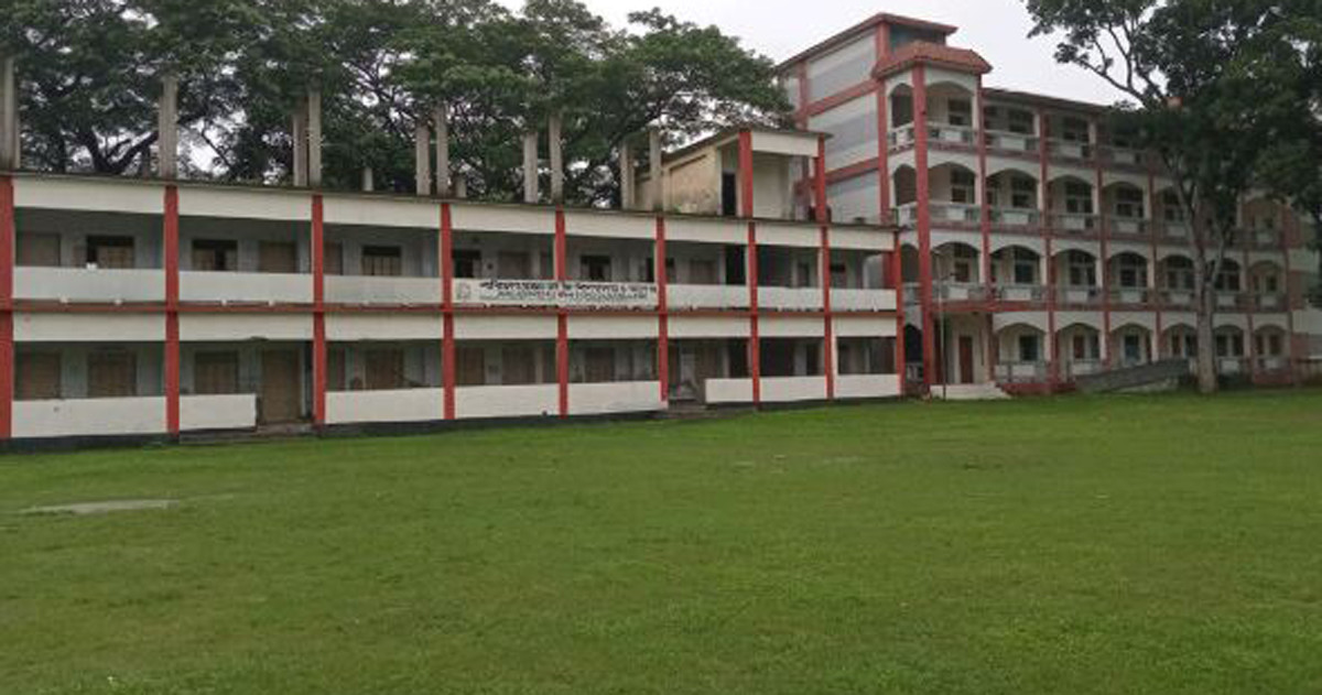 ১০ জন মিলে পড়াতেন ৮ শিক্ষার্থীকে, সবাই ফেল