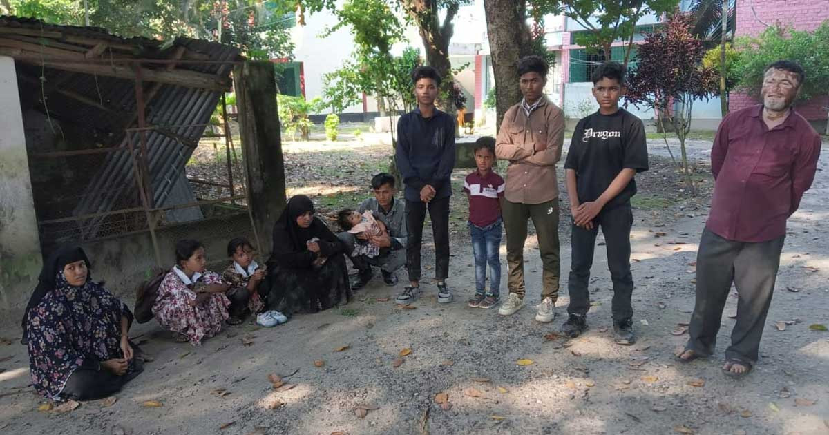 অবৈধভাবে বাংলাদেশে প্রবেশের সময় ১১ রো‌হিঙ্গা আটক