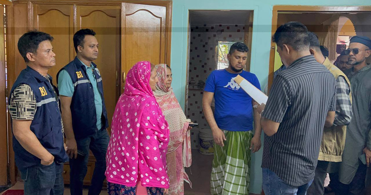 ফেনীতে ৭৩ ভরি স্বর্ণসহ দুই কোটি টাকার মালামাল লুট