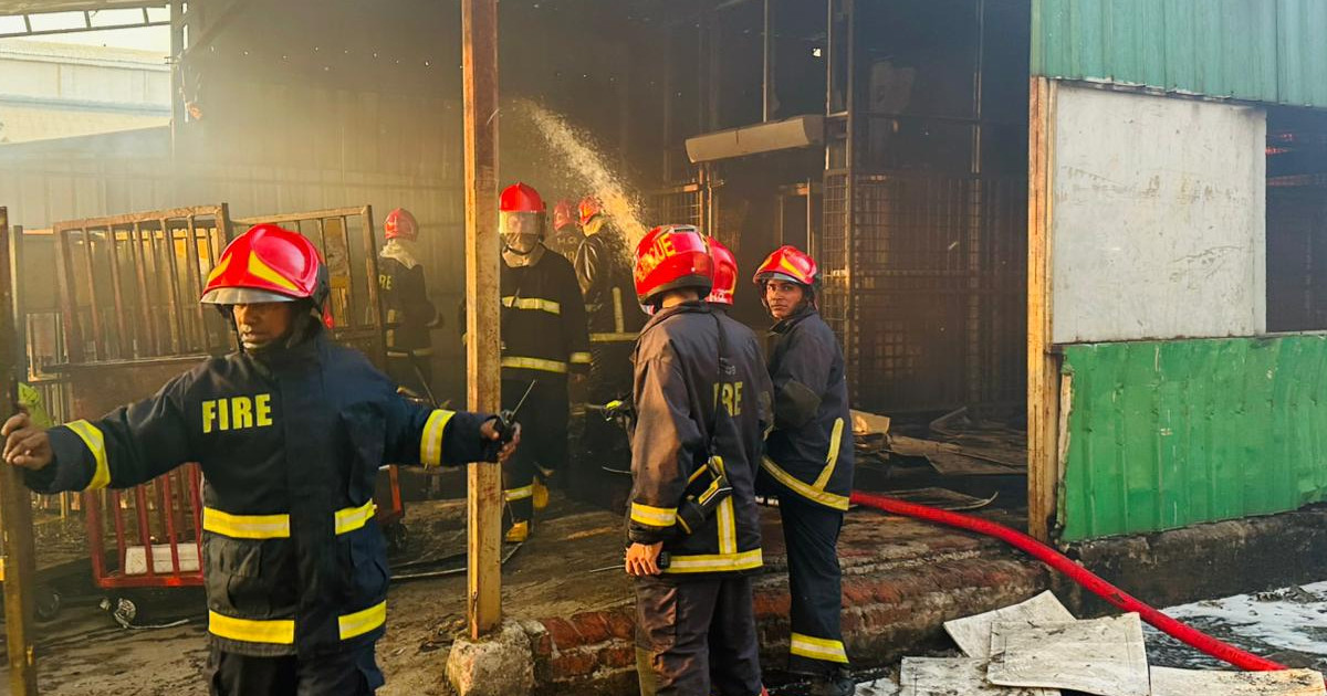 শাহজালাল বিমানবন্দরের আগুন অনেকটা নিয়ন্ত্রণে