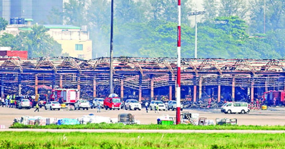 ব্যবসায়ীদের মাথায় হাত