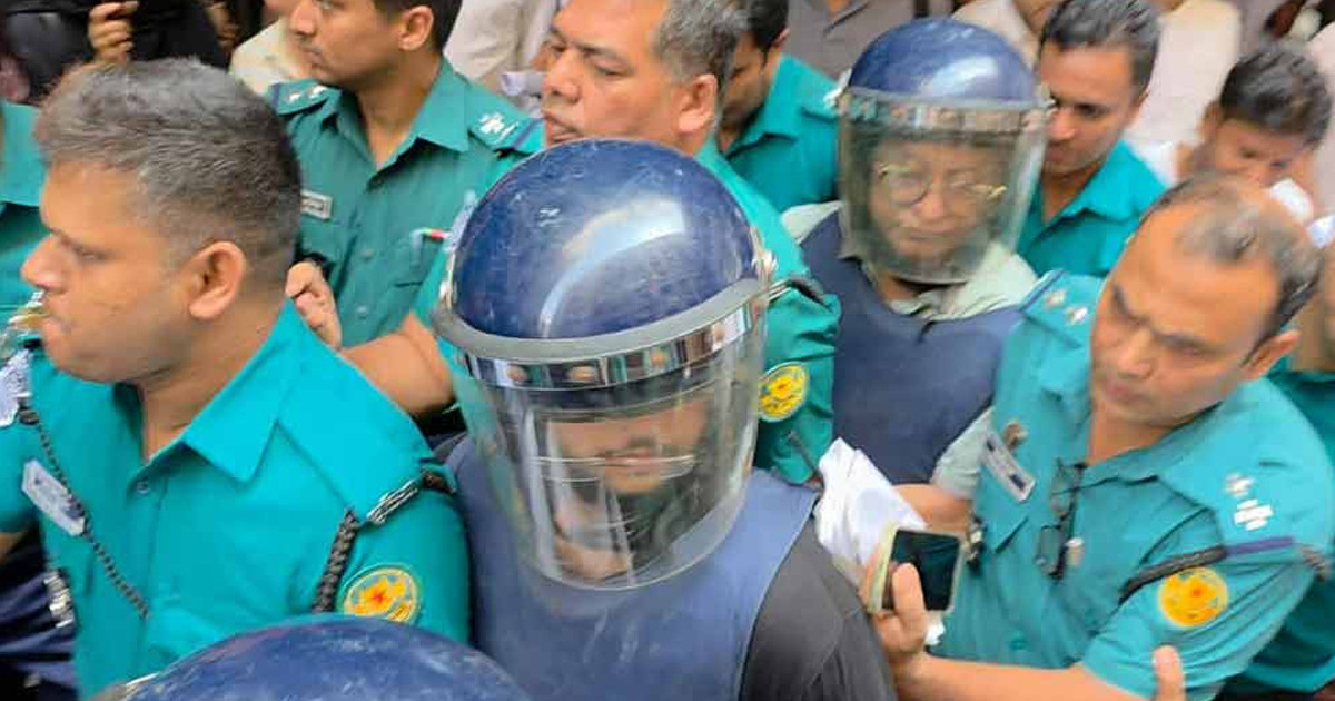বাবাসহ হত্যাচেষ্টা মামলায় গ্রেপ্তার তৌহিদ আফ্রিদি