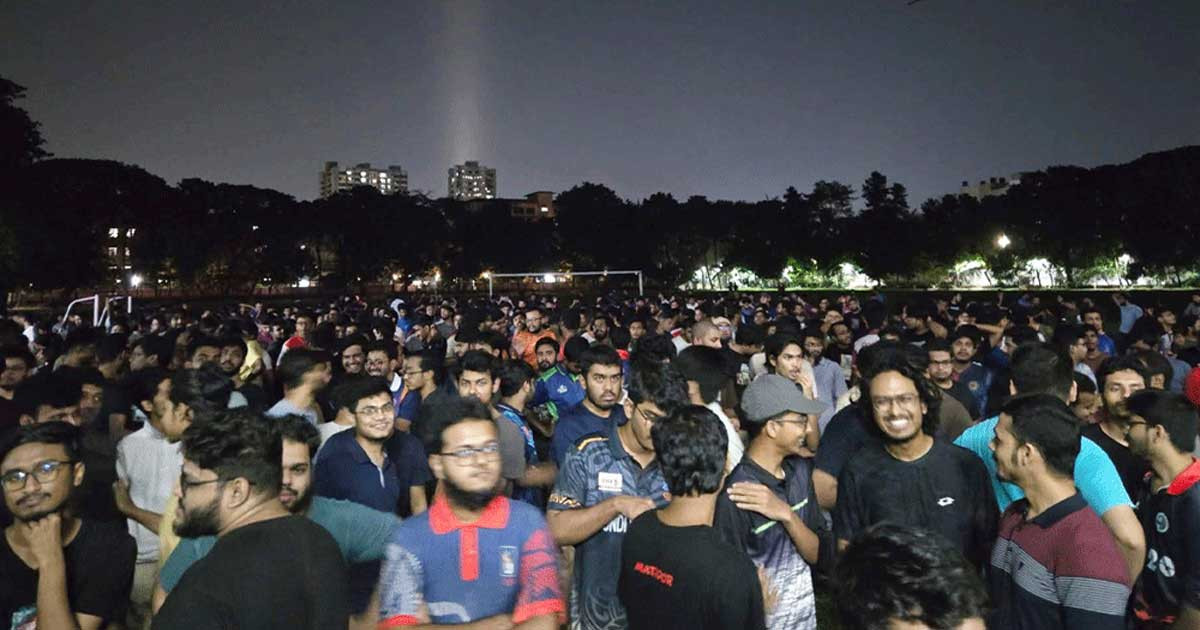 মধ্যরাতে বুয়েটে উত্তেজনা, দাবির মুখে শিক্ষার্থী বহিষ্কার