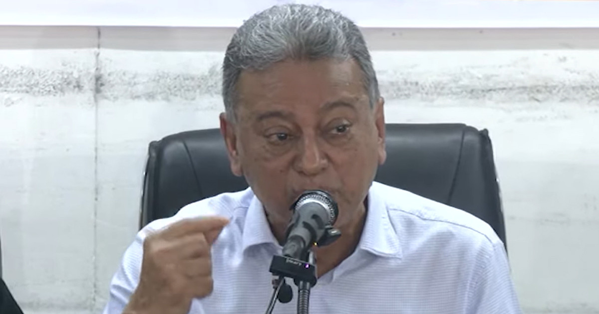 অন্তর্বর্তী সরকারকে ‘কেয়ারটেকার সরকারে’ রূপান্তর হতে হবে: আমীর খসরু