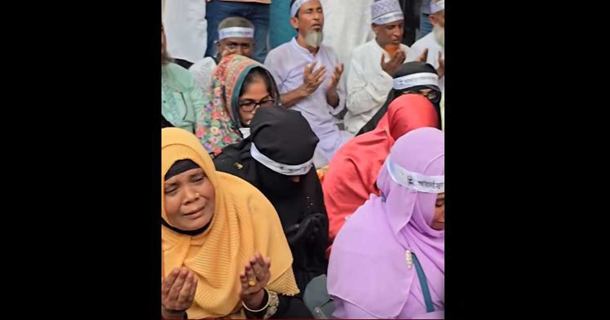 এবার স্বতন্ত্র ইবতেদায়ি শিক্ষকদের সড়ক অবরোধ
