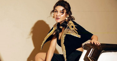 ‘মানুষ বলে, আমার পুরো শরীর নাকি প্লাস্টিক সার্জারি করা’