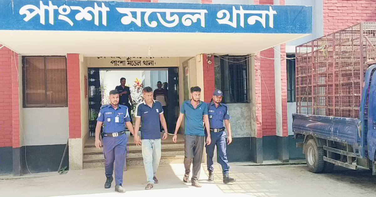 র‍্যাবের পোশাক পড়ে মুরগিবোঝাই কাভার্ডভ্যান ডাকাতি, গ্রেপ্তার ২