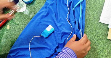 বারবার কাশি দিয়ে ধরা পড়লেন চাকরিপ্রার্থী