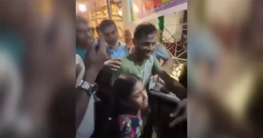 গ্রেপ্তার বাবার সামনে শিশুকে চড়, ভাইরাল ঘটনায় যা বলছে পুলিশ