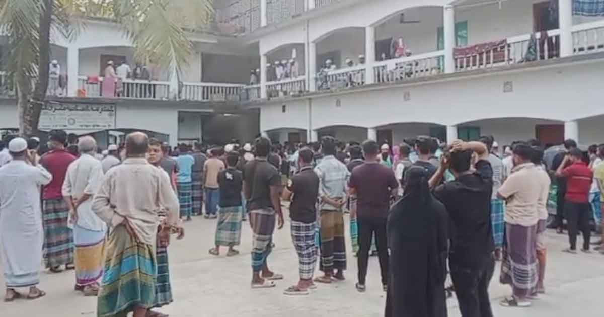ঘুমের মধ্যে ছাত্রকে জবাই করে হত্যা!