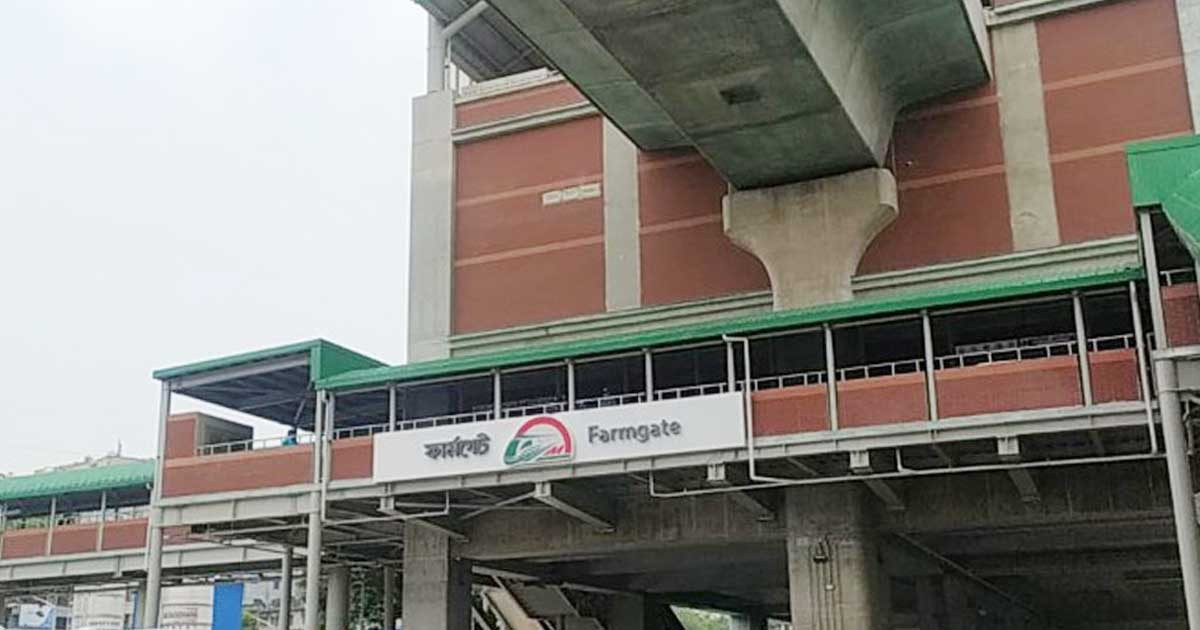 মেট্রোরেল দুর্ঘটনা: ‘বাবা ঘুমাচ্ছে মা, তুমি কান্না করো না’