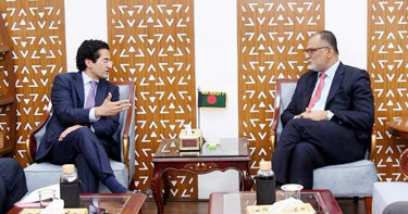 বাণিজ্য উপদেষ্টার সঙ্গে পাকিস্তানের পেট্রোলিয়াম মন্ত্রীর বৈঠক