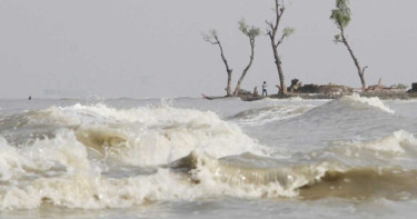 প্রবল ঘূর্ণিঝড়ে পরিণত ‘মোন্থা’, উত্তাল বঙ্গোপসাগর