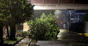 সবচেয়ে শক্তিশালী হারিকেনের মুখে জ্যামাইকা