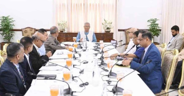 নির্বাচনে স্বচ্ছতা নিশ্চিতে দ্রুত বডি-ওর্ন ক্যামেরা কেনার নির্দেশ প্রধান উপদেষ্টার