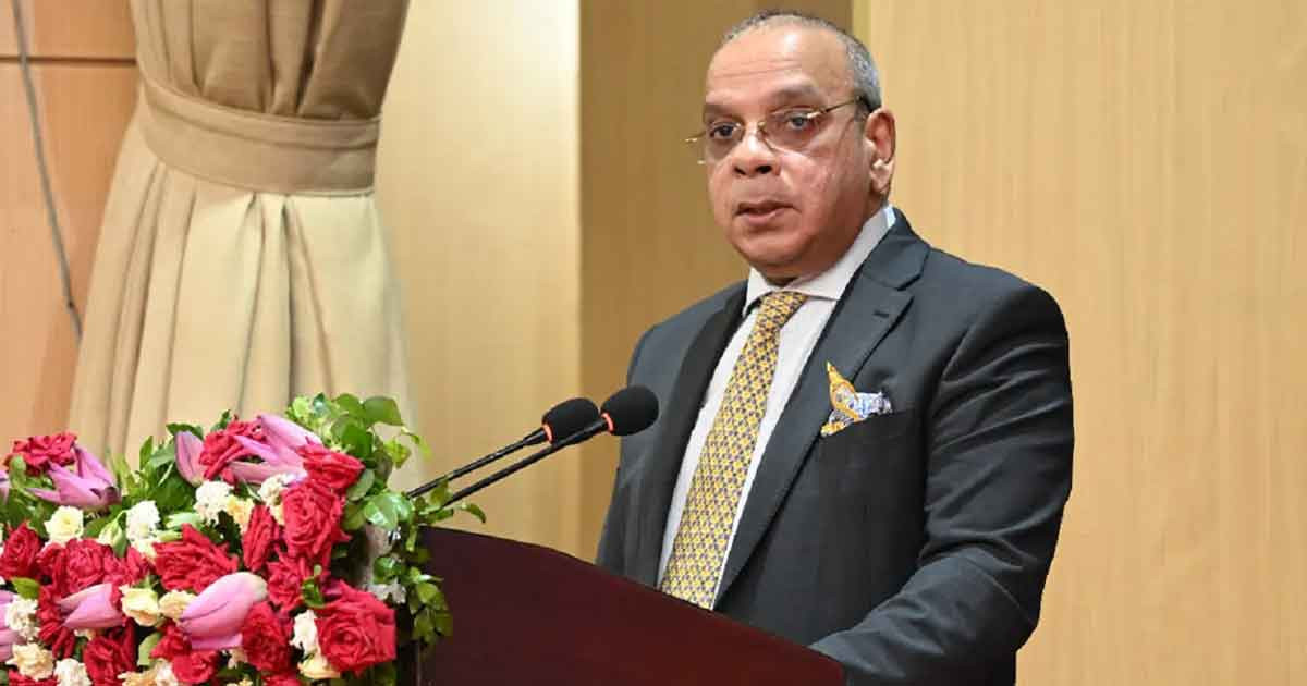 তিন বিচারপতির কাছে ব্যাখ্যা নয় তথ্য চেয়েছেন প্রধান বিচারপতি