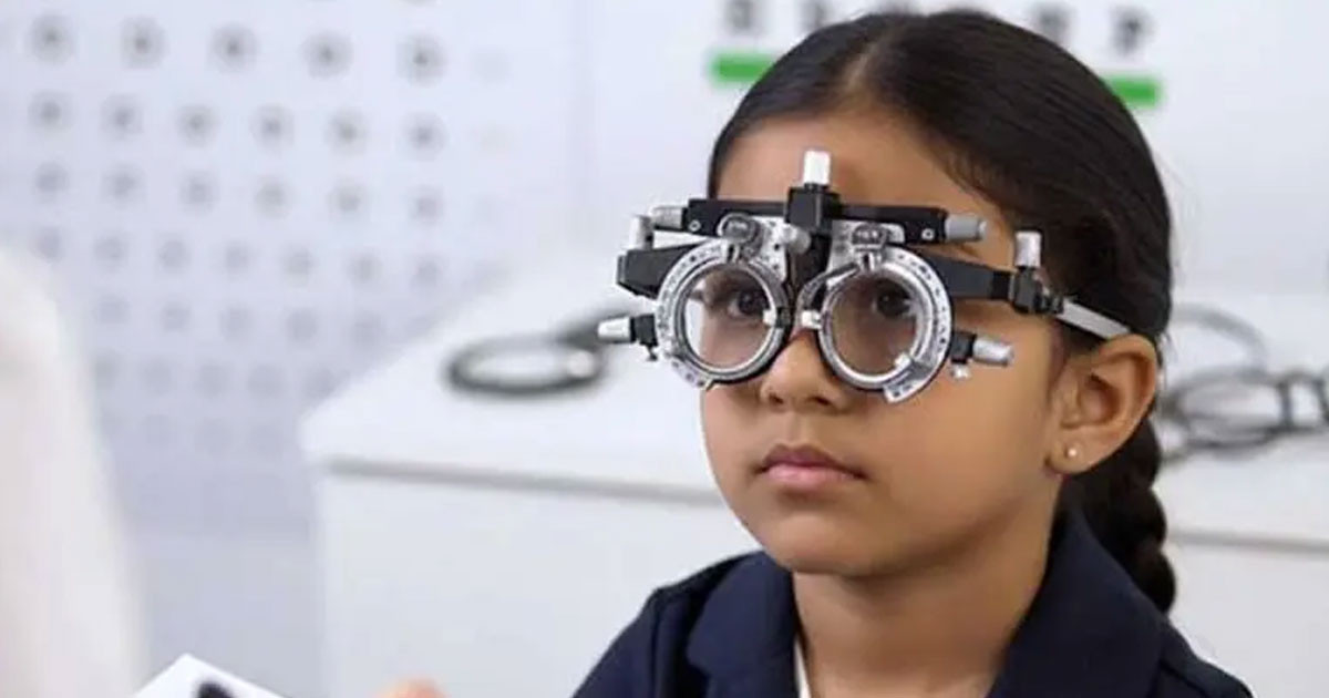 কোন লক্ষণে বুঝবেন সন্তানের চোখ খারাপ হচ্ছে?