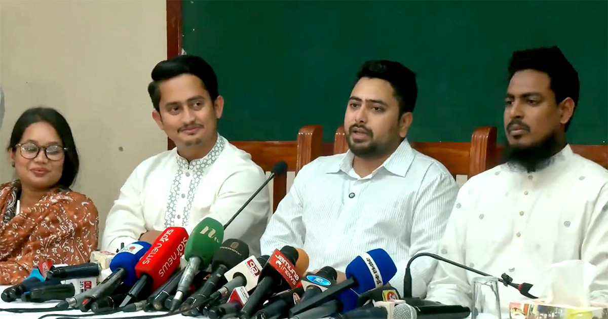 এককভাবে সরকার গঠন করলে টেকানো সম্ভব নয়: নাহিদ