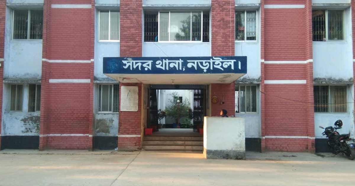 নড়াইলে শিক্ষকের বর্বরতা!