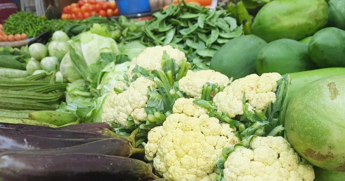 কমতে শুরু করেছে সবজির দাম, মাছের দামে আগুন