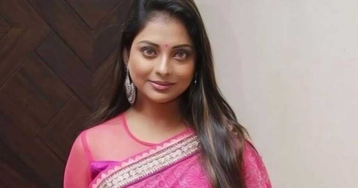 স্বর্ণ ও নগদ অর্থ চুরির অভিযোগ অভিনেত্রীর বিরুদ্ধে