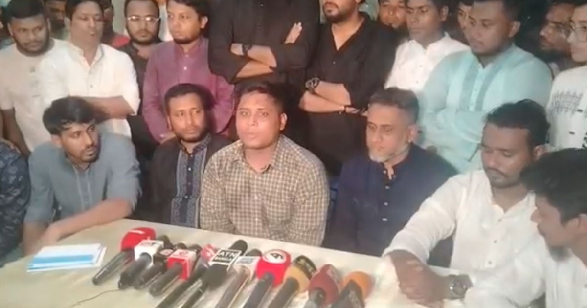 ডিসি-এসপি ভাগাভাগি চলছে: হাসনাত