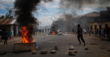 নির্বাচন ঘিরে আফ্রিকার এক দেশে জেন-জিদের বিক্ষোভ, নিহত অন্তত ৭০০