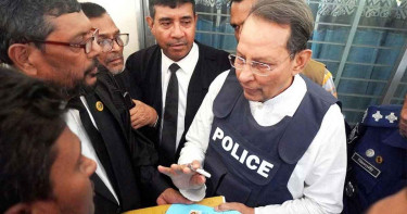 ‘আল্লাহর পর বিচার নিষ্পত্তির প্রতিনিধি আপনি’